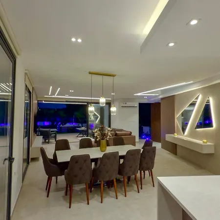 Luxury Elegant بروتاراس