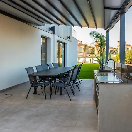 Luxury Elegant Vila Protaras